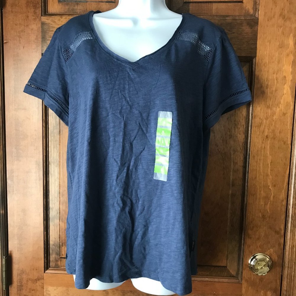 NWT Eddie Bauer Dusted Indigo (Dark Blue) V-Neck Tee w/Crochet Inset Large